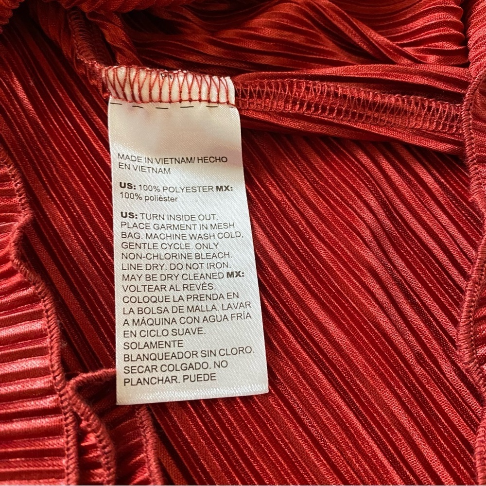 CHICO’S Crinkle Pleated Top Metallic Russet Size L (2) - Picture 9 of 9